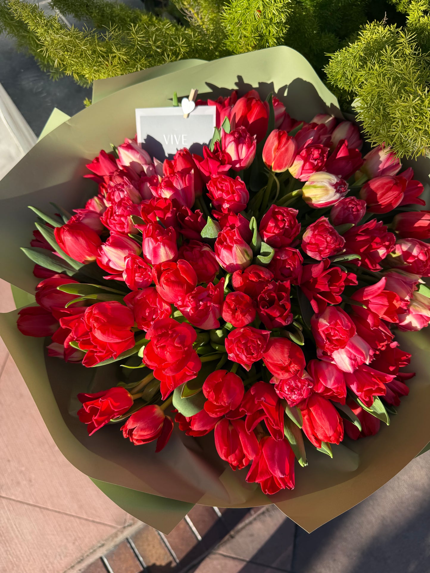No. 028 Endless Tulip Love 100 Red Tulips