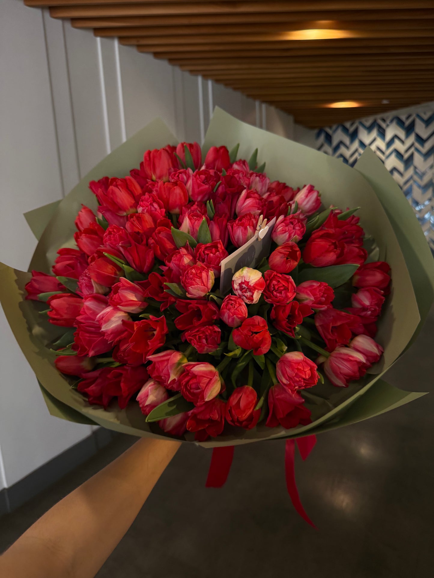 No. 028 Endless Tulip Love 100 Red Tulips