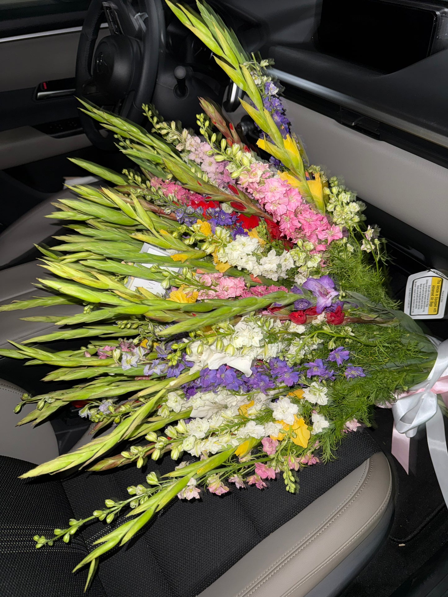 No. 1022 Wild Elegance – Gladiolus & Delphinium Mix