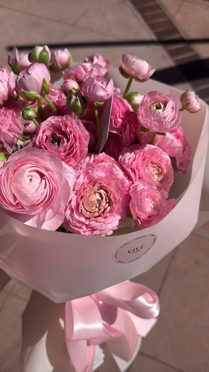 No. 032 Cotton Candy Pink Ranunculus