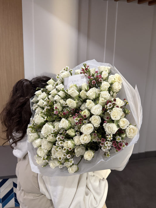 No. 038  Ivory Spray Roses